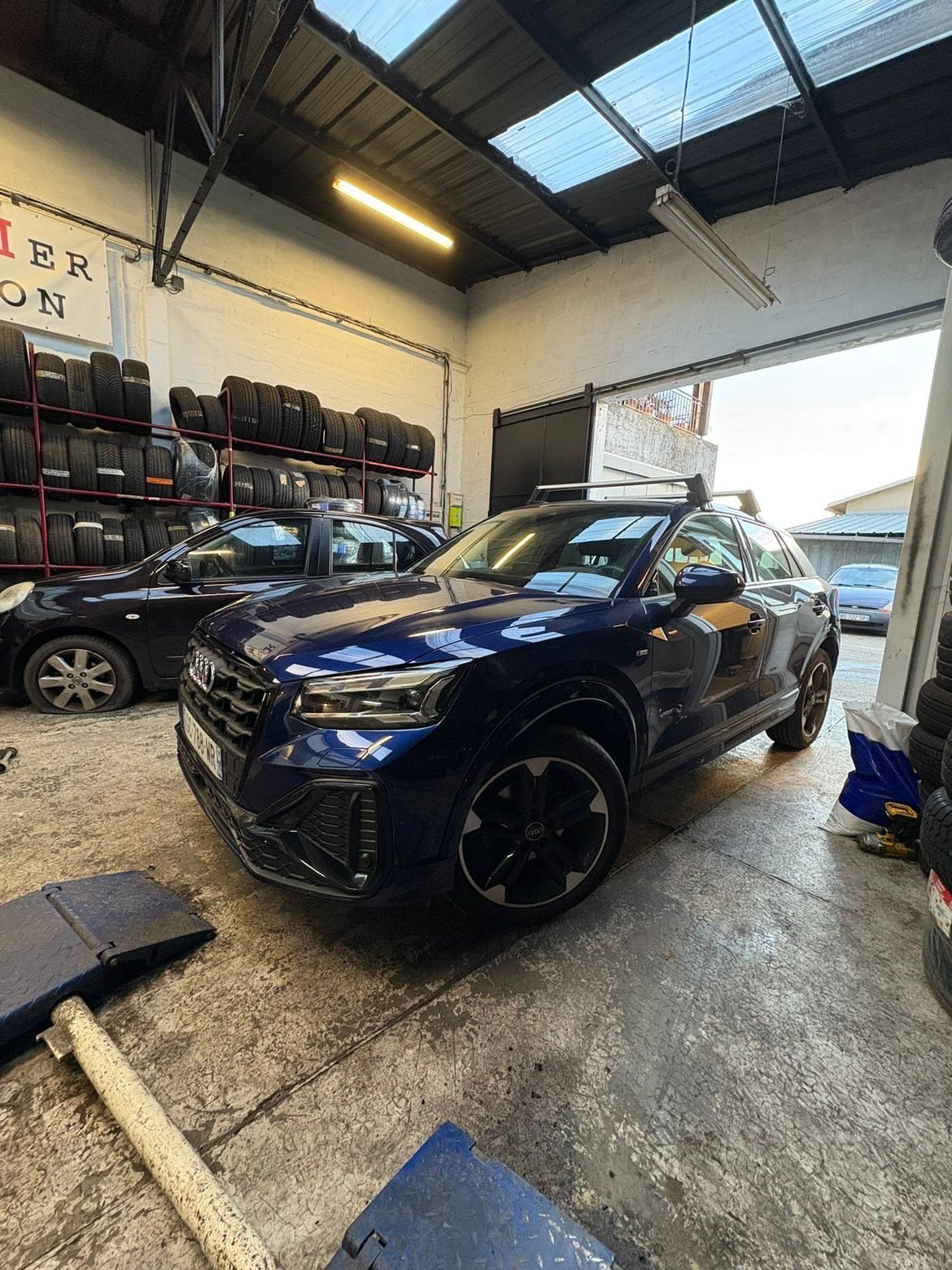 Audi de côté — garage Pneu du BAB Pays Basque